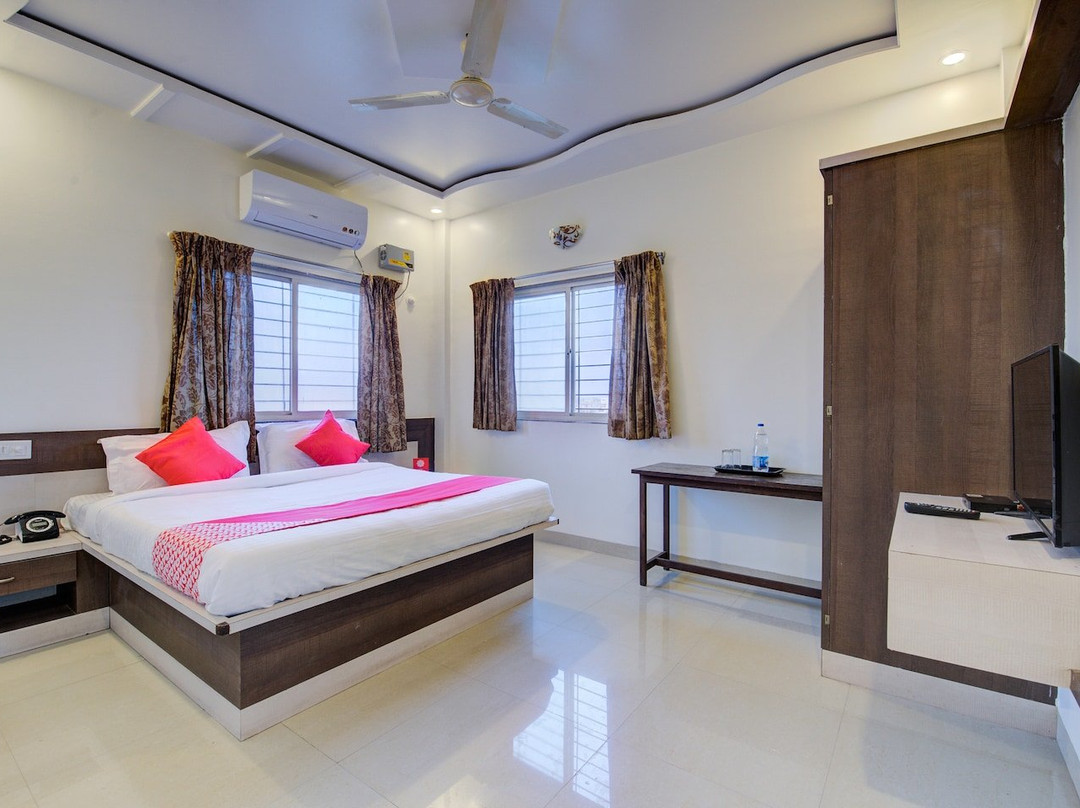 OYO 24125 Hotel Aakash主图