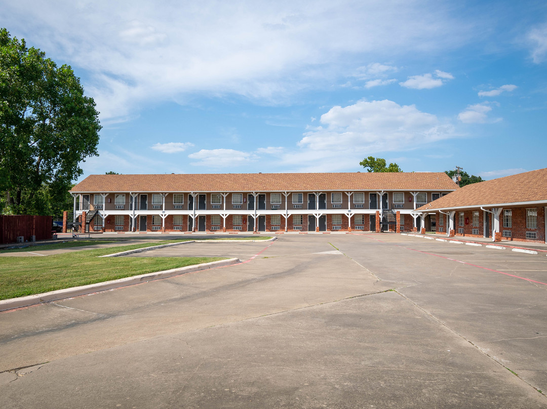 Countryside Inn主图