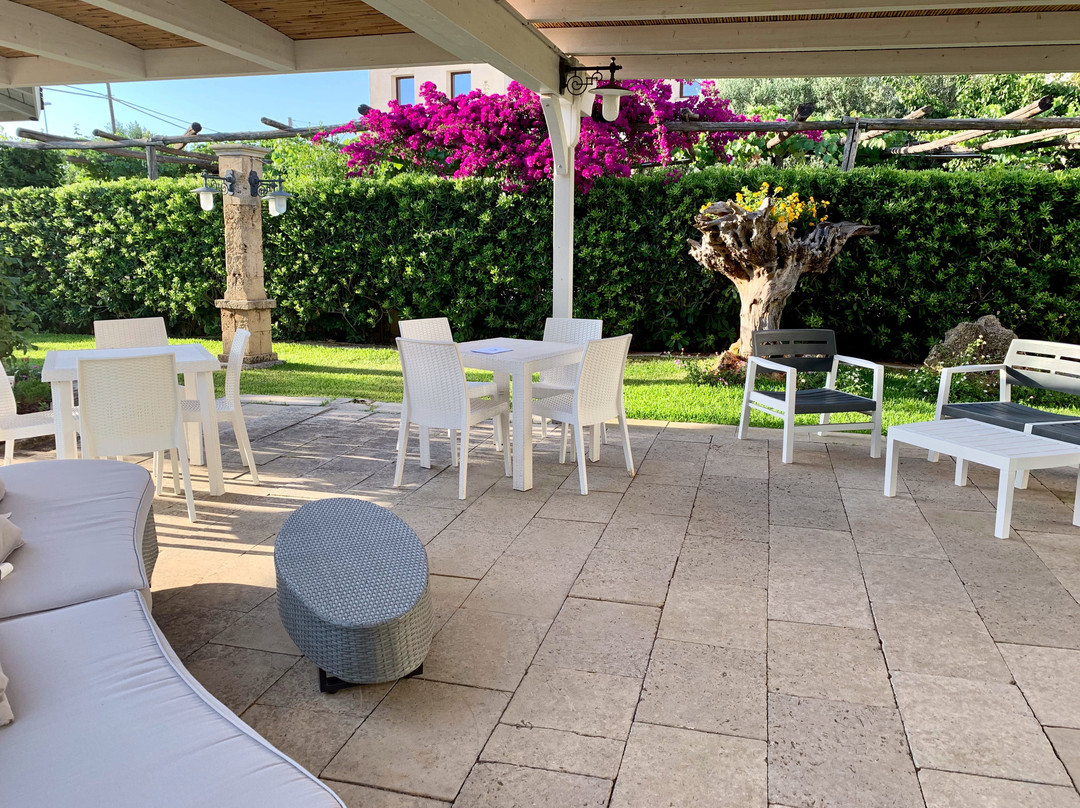 蒙特卡里尼酒店主图