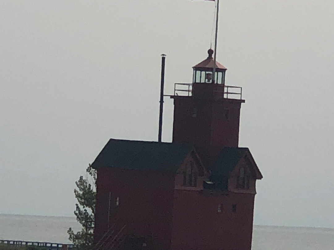 Big Red Lighthouse景点图片