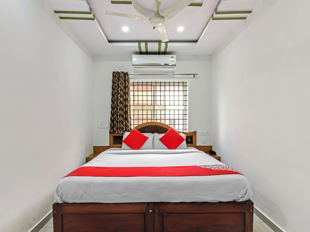 OYO 28303 Yesh Comforts主图