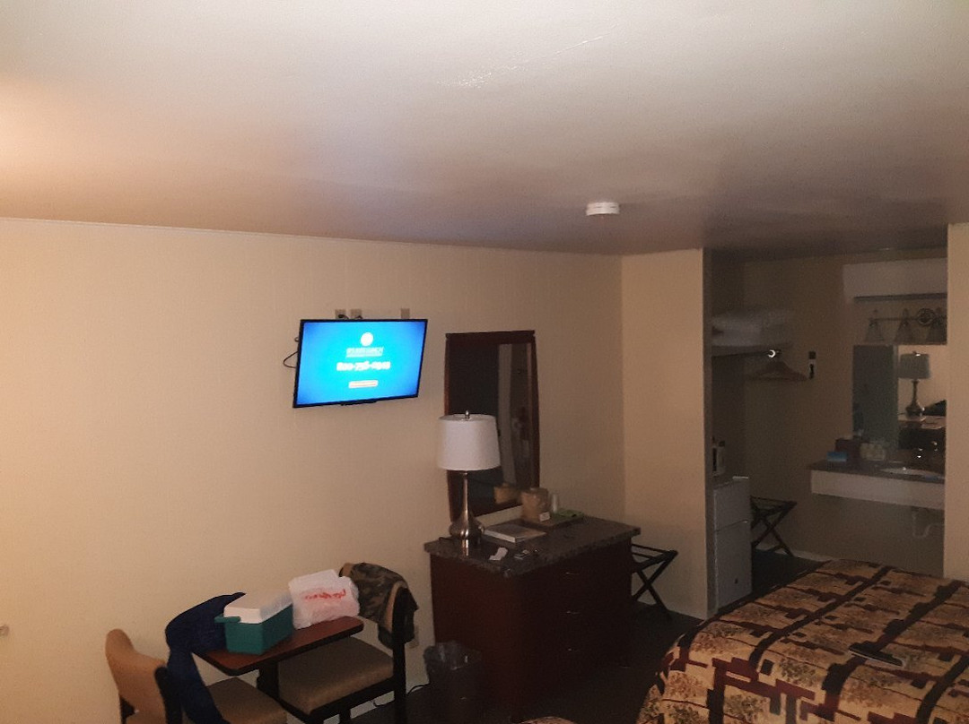 'tween The Lakes Motel主图