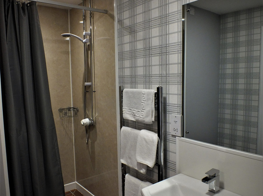 The Crown Hotel主图