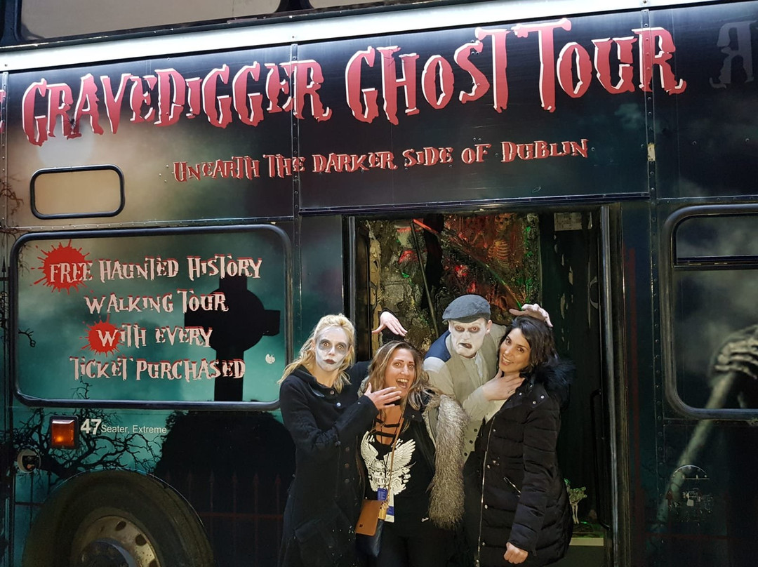 The Gravedigger Ghost Tour景点图片