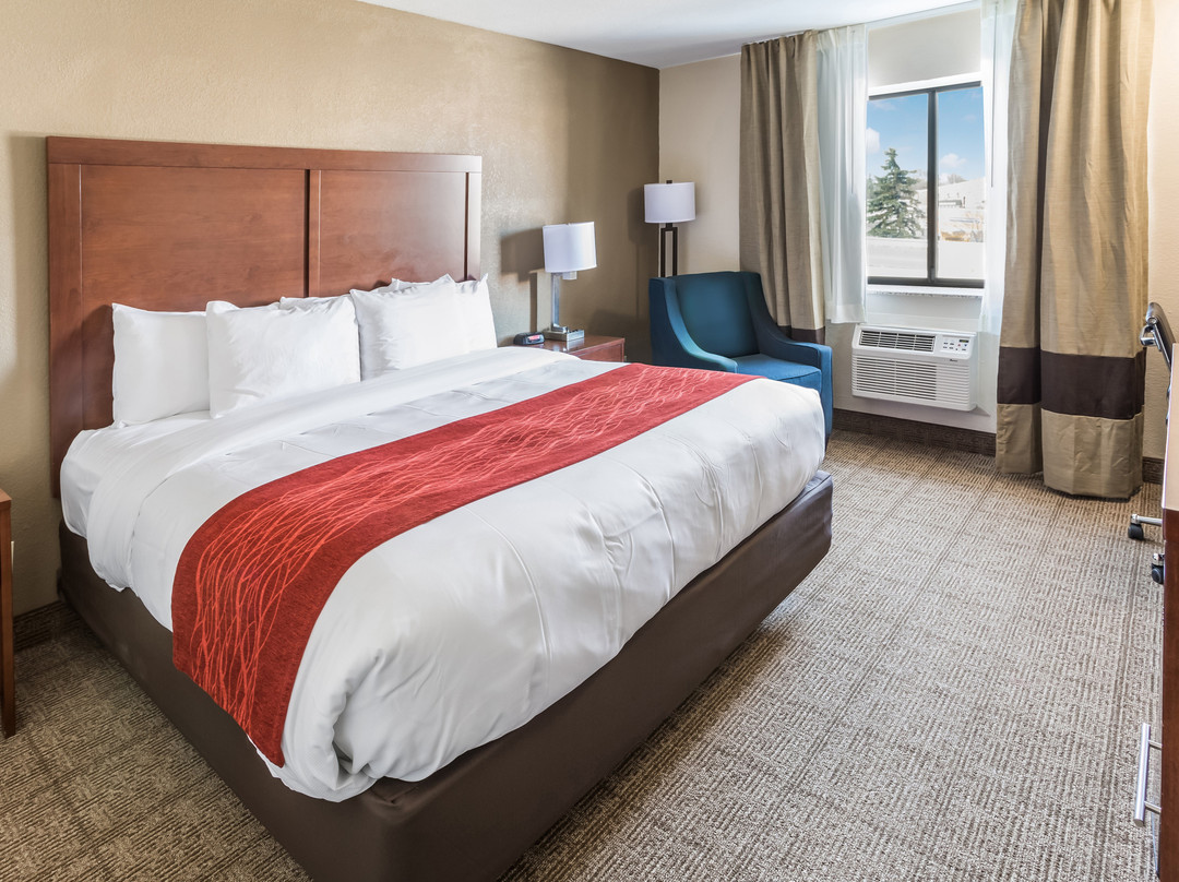 瓦克夏速8酒店主图