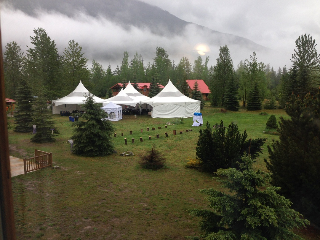 冰屋度假酒店主图