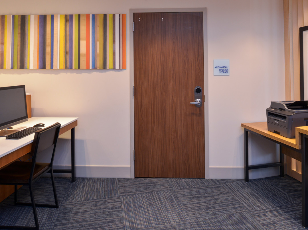 Holiday Inn Express Spring Hill By IHG主图