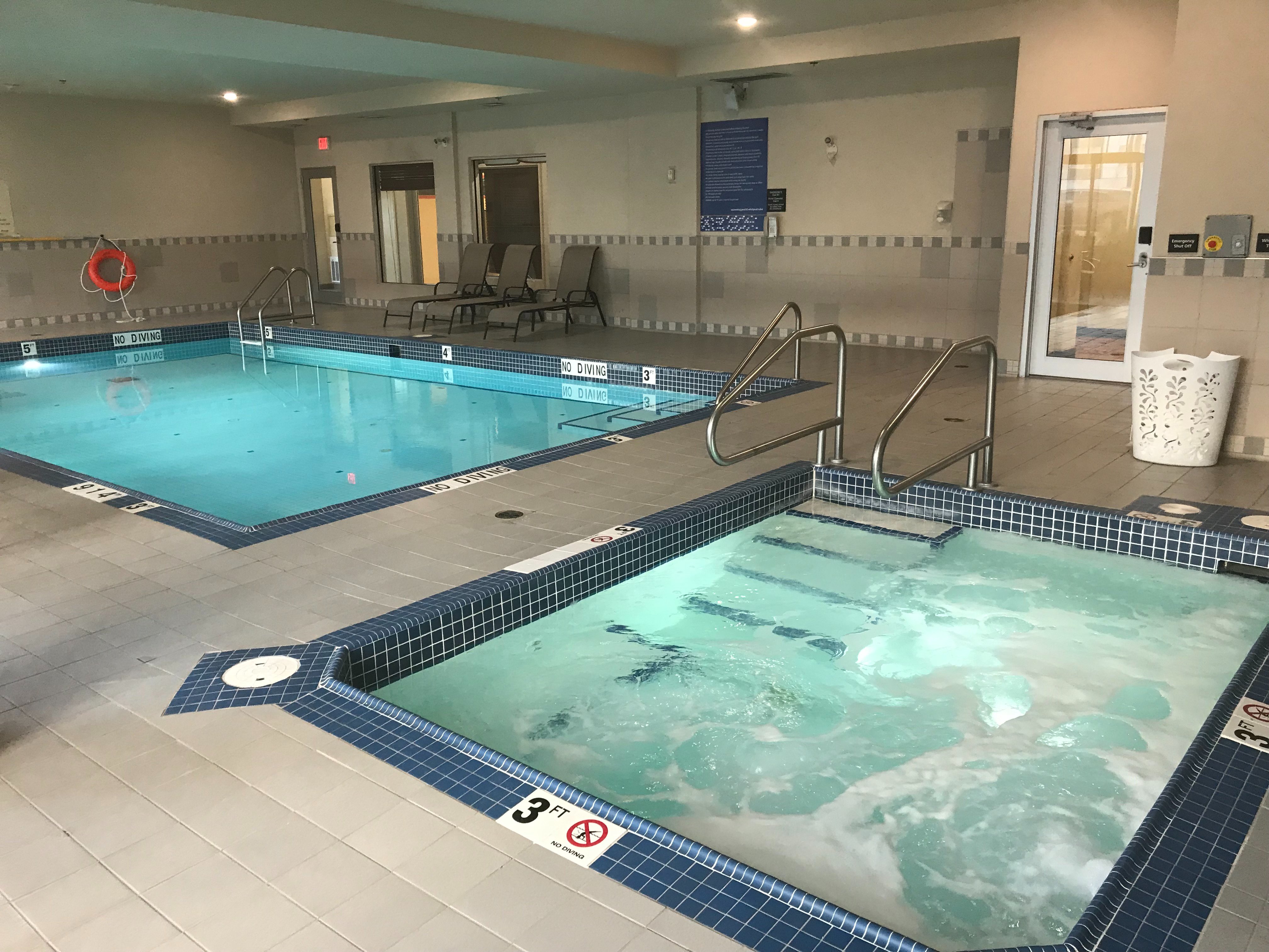 Hampton Inn By Hilton Edmonton/south, Alberta, Canada-泳池