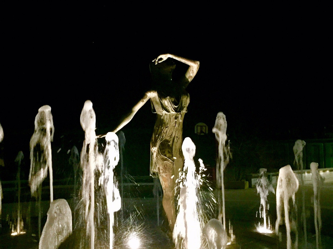 Fontana Le Naiadi-佩斯卡拉必去景点