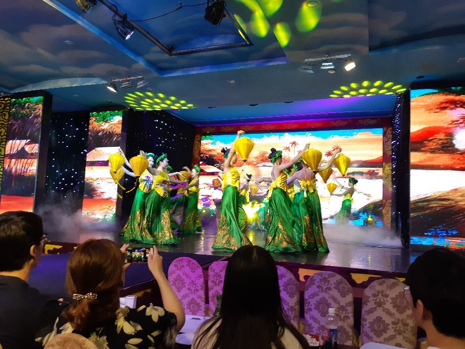 Ao Dai Show-顺化必去景点