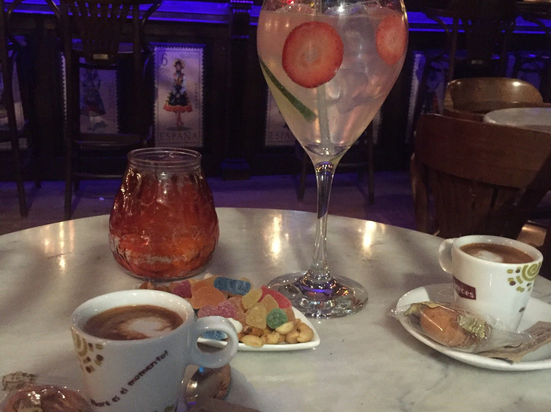 Candilejas cafe, copas y mas-瓦拉杜利德必去景点