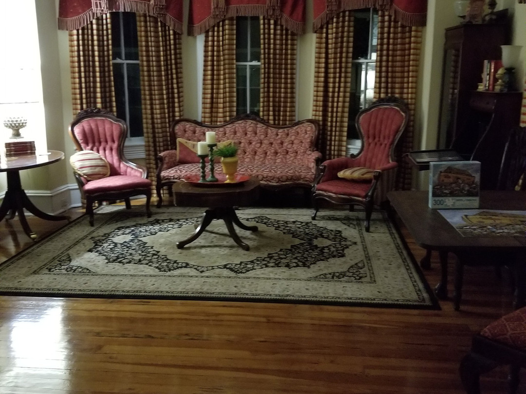 Trowell Historic Inn主图