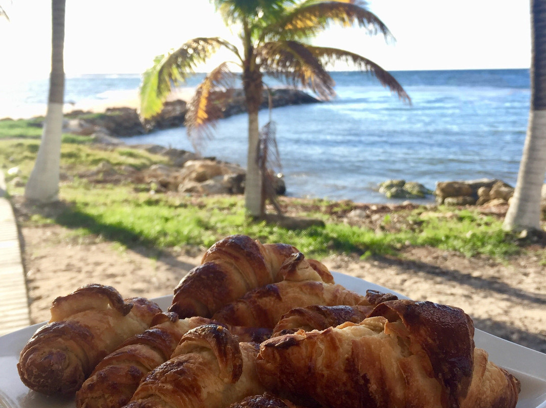 Oualiri Beach Hotel主图