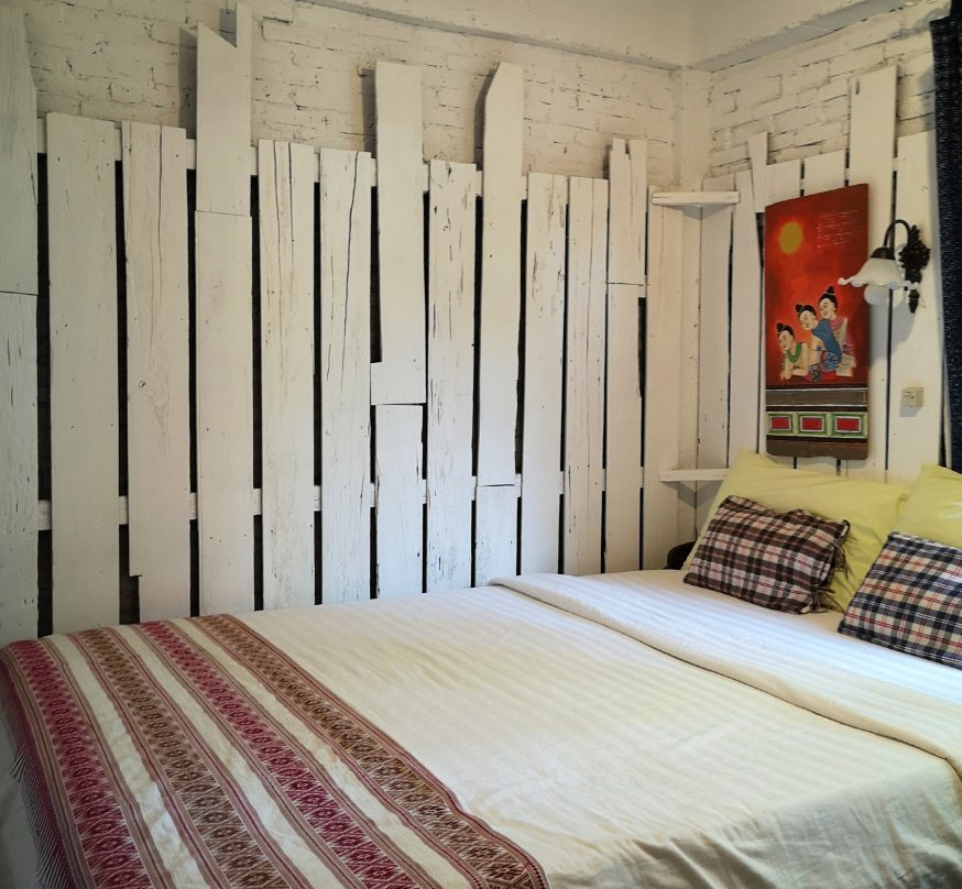 斯里努尔洛奇酒店主图