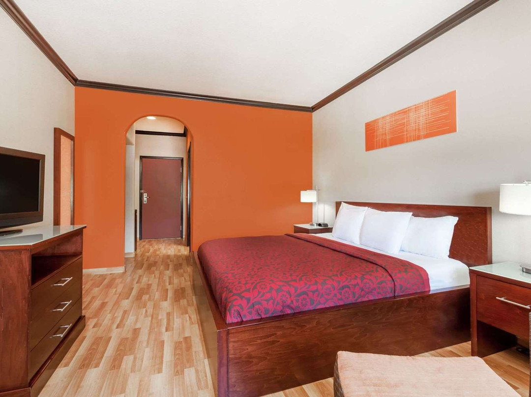 Days Inn & Suites by Wyndham Marquez主图