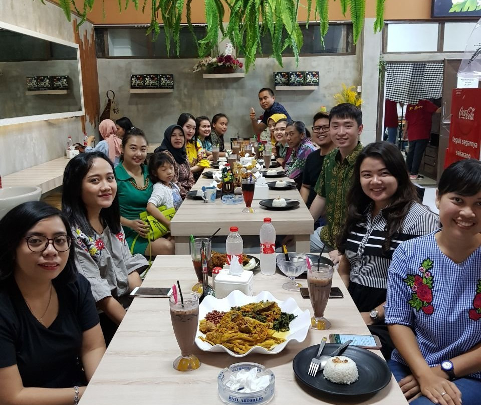 Sumbersekar餐馆和美食-Bli Badre