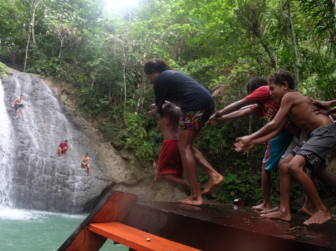Wafsarak Waterfall-Biak必去景点
