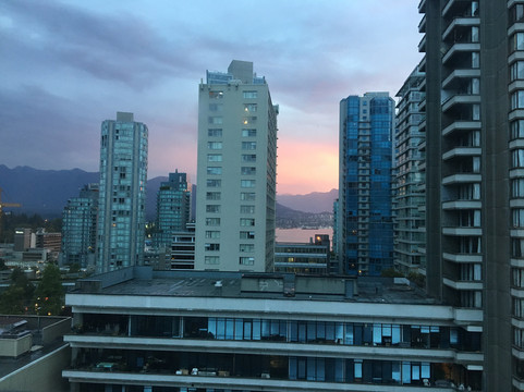 温哥华市中心罗布森街-迪维亚苏特拉套房酒店主图