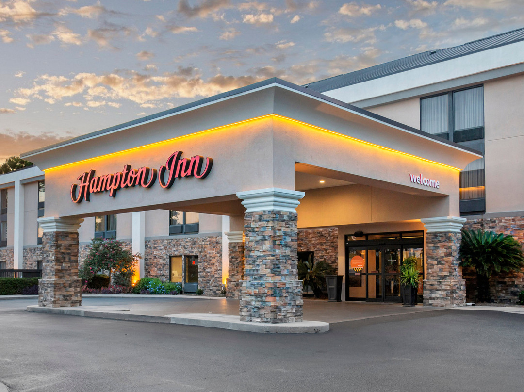 阿德尔希尔顿恒庭酒店主图