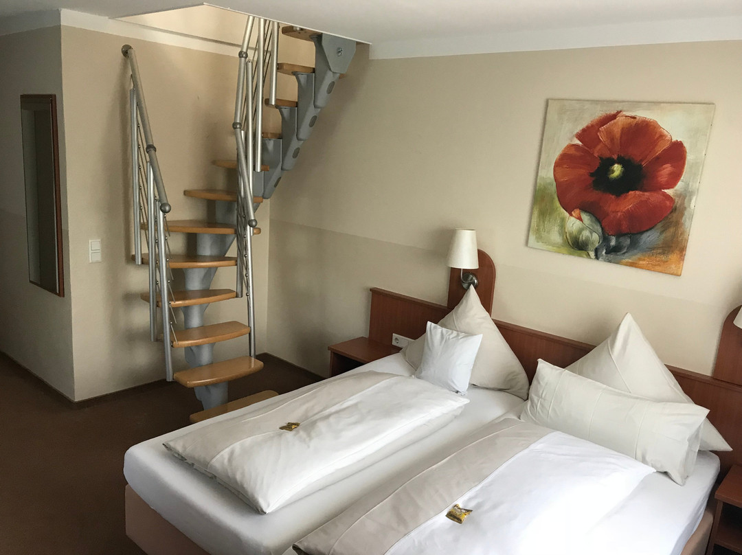 芮思登斯酒店主图