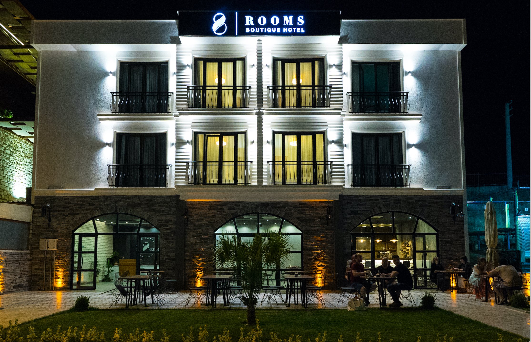 8 Rooms Hotel-官方