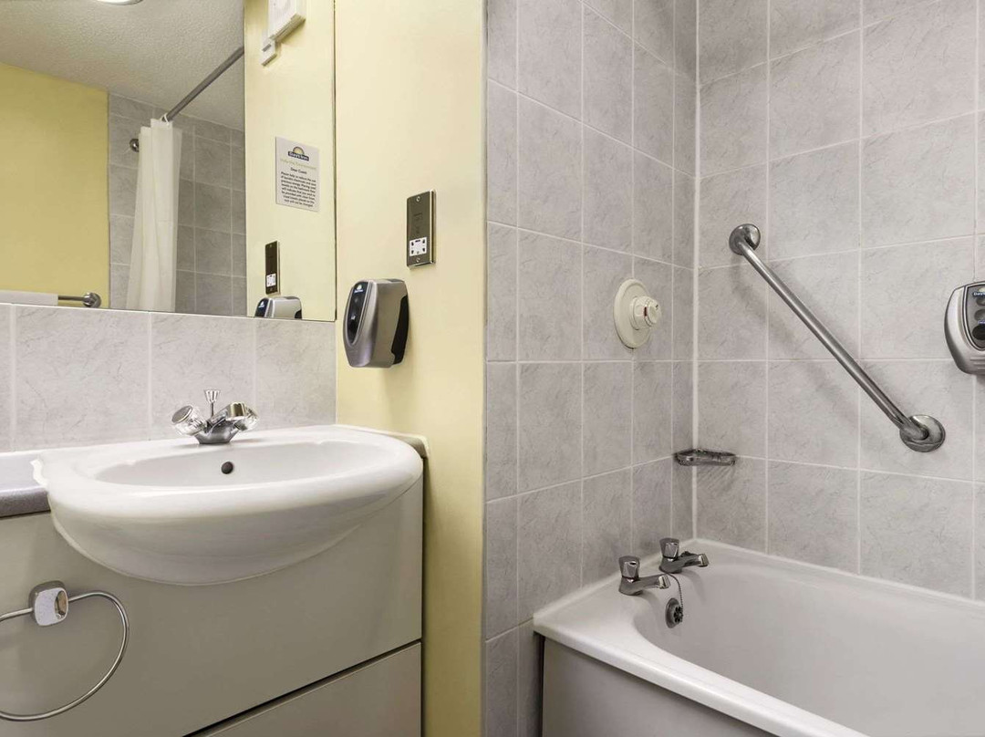 Days Inn by Wyndham Watford Gap主图