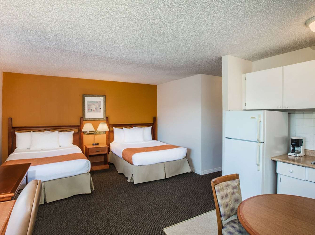 维多利亚豪生酒店主图