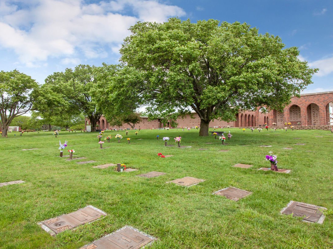 Lincoln Memorial Funeral Home and Cemetery-林肯必去景点