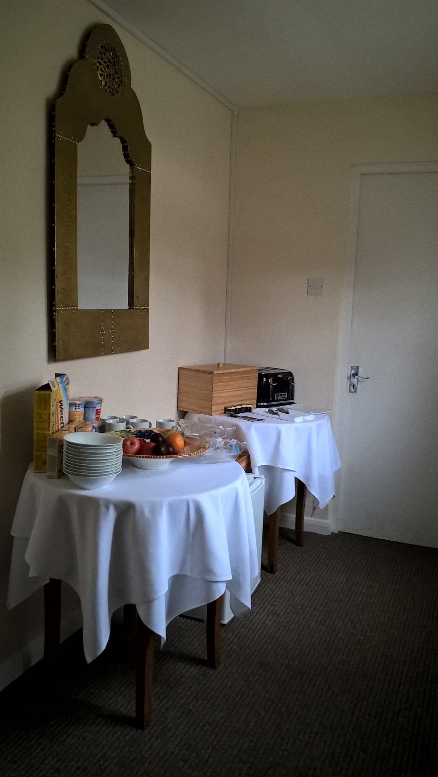 Rooms at Rolleston-餐饮