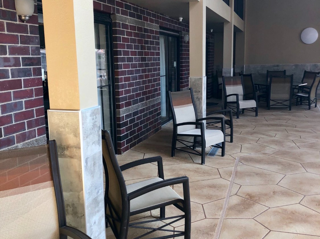 Express Suites Riverport- Conference and Event Center主图