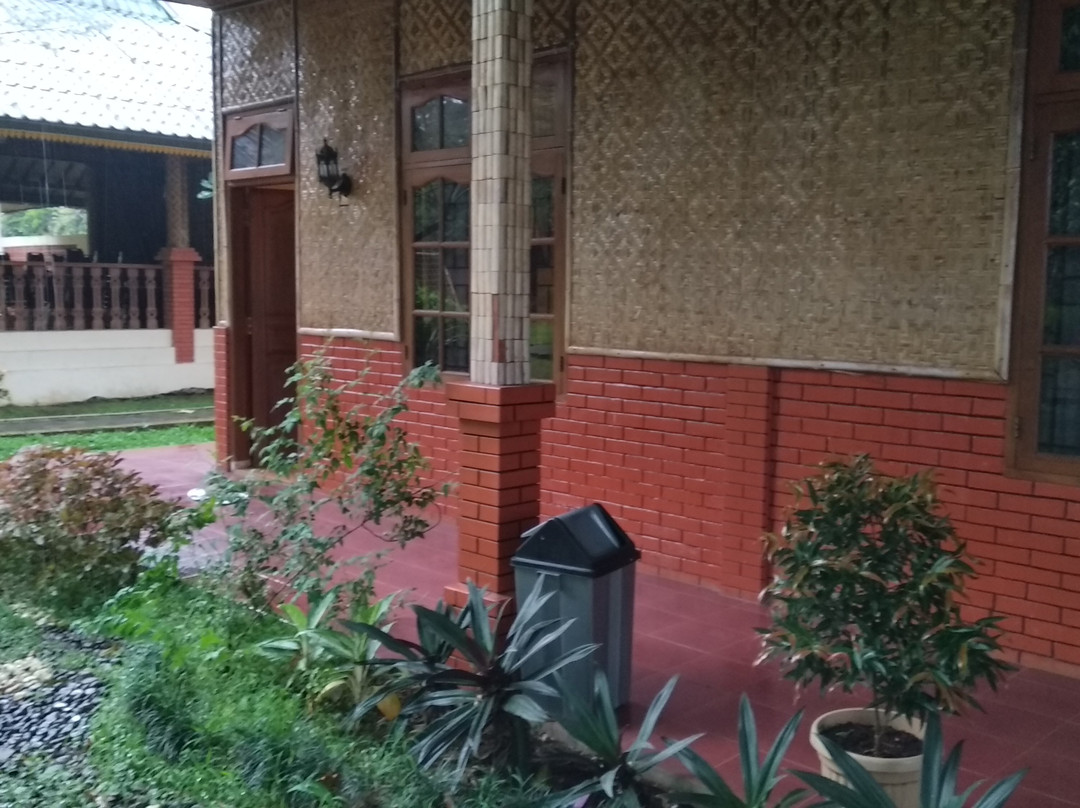 New Pramesthi Hotel主图