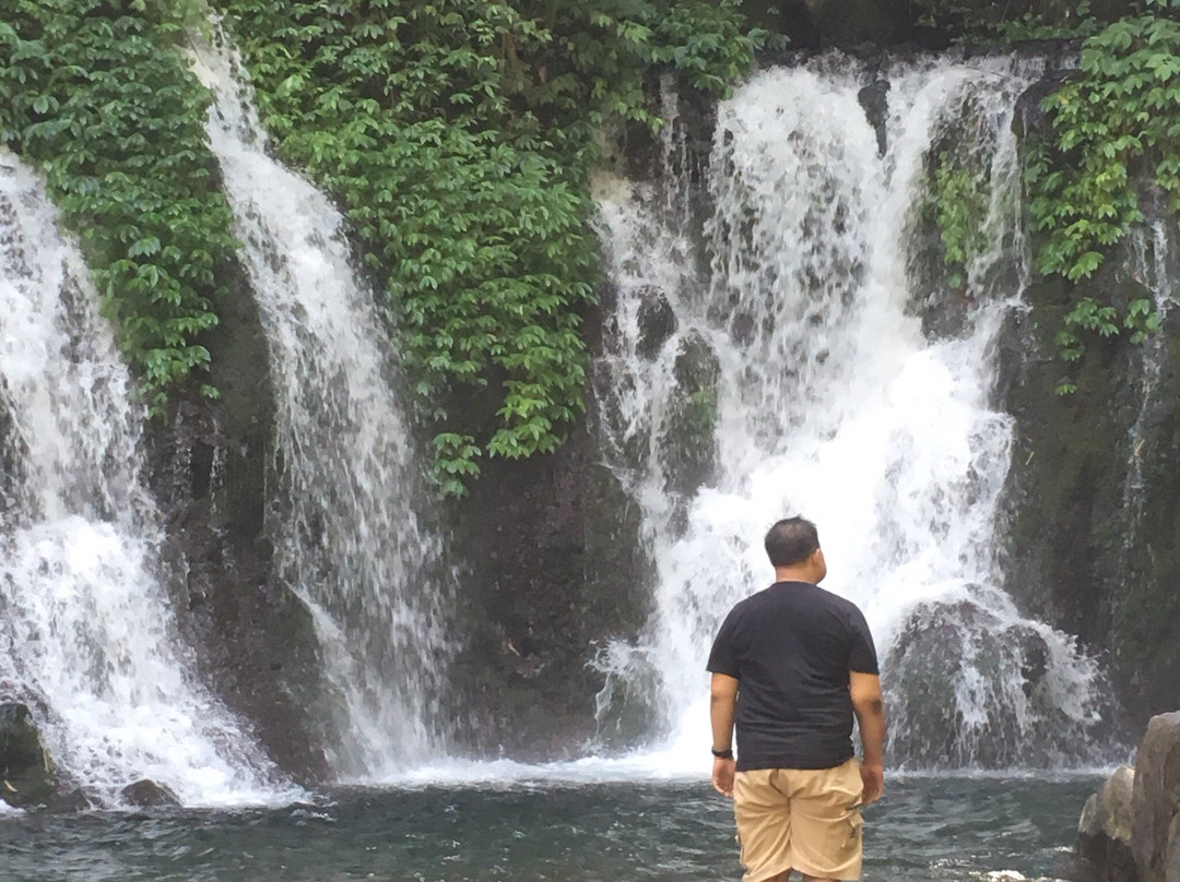 Ciblungan Waterfall景点图片