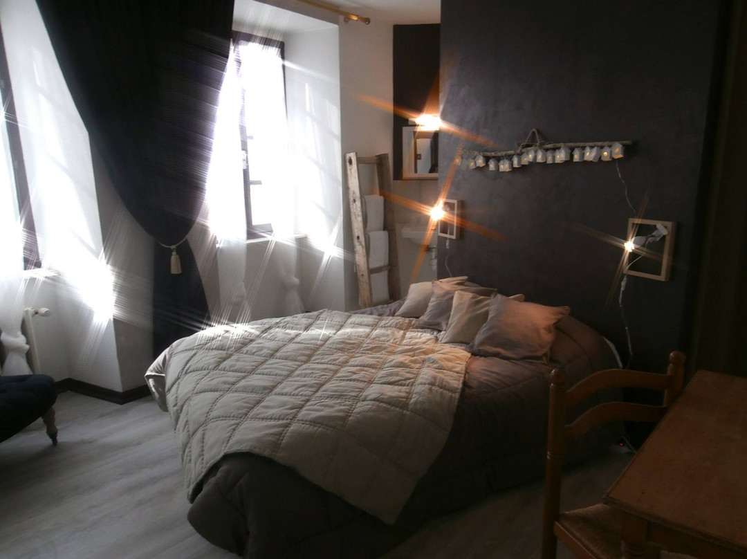 Hotel Le Saint-Yves主图