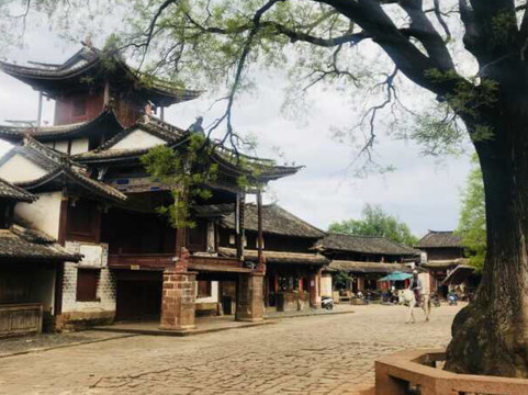 大理沙溪古镇方合庭院主图