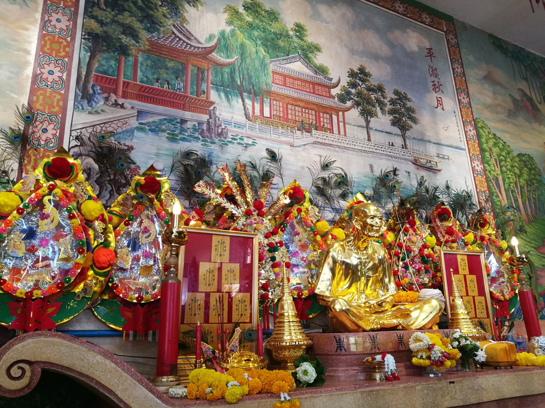 Wat San Chao Floating Market景点图片