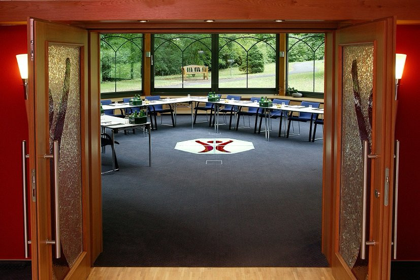 奥伯塔尔酒店主图