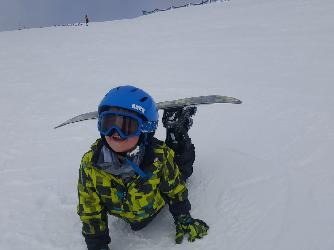 WhiteMoments Snowboarding-格林德瓦必去景点