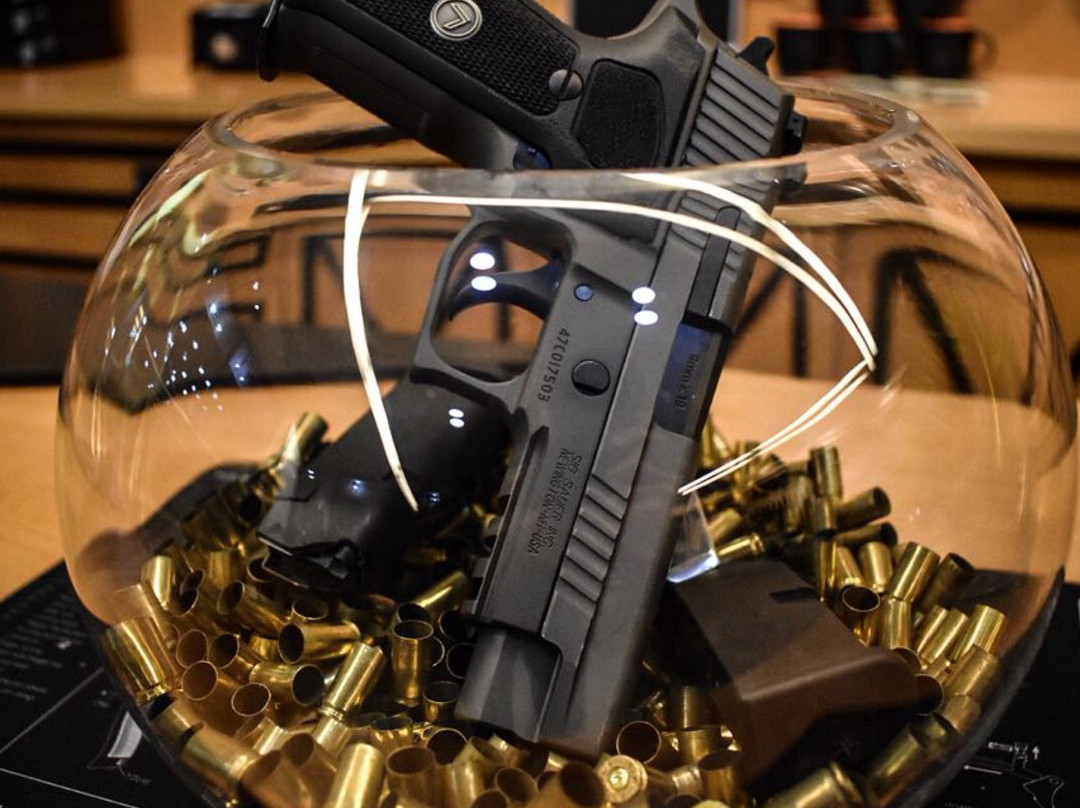 Poligoni Rogat Security-地拉那必去景点