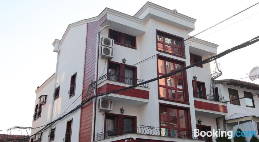 Zambaku i Bardhe Hotel & Bar