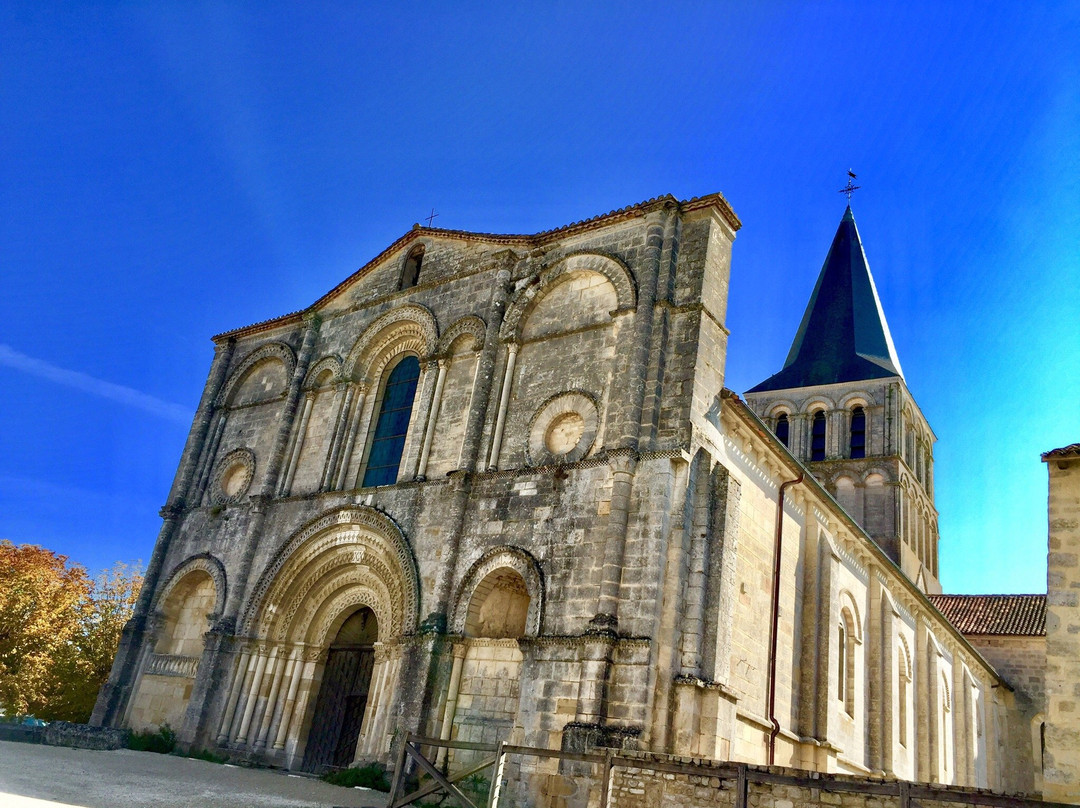 Saint-Amant-de-Boixe旅游攻略图片