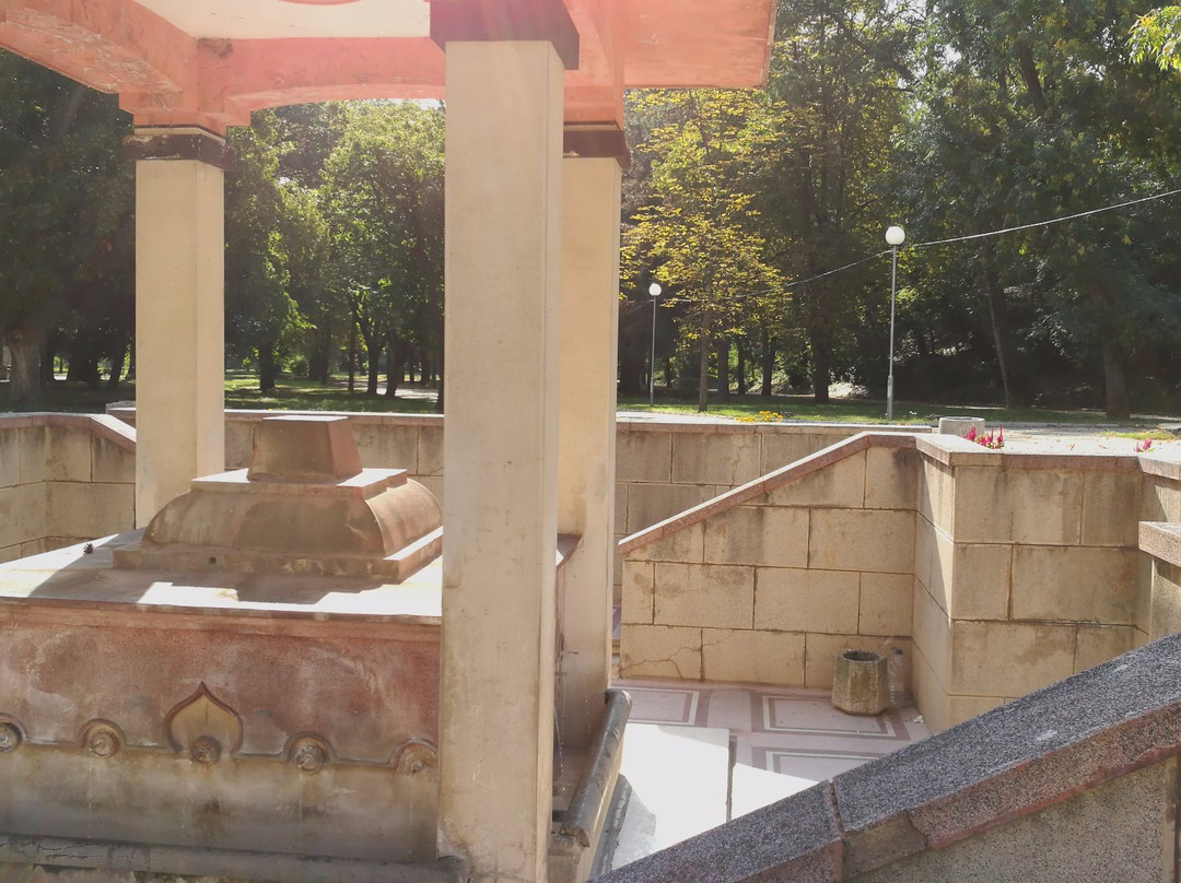 Mineral Spring Momina Banya-Hissarya必去景点