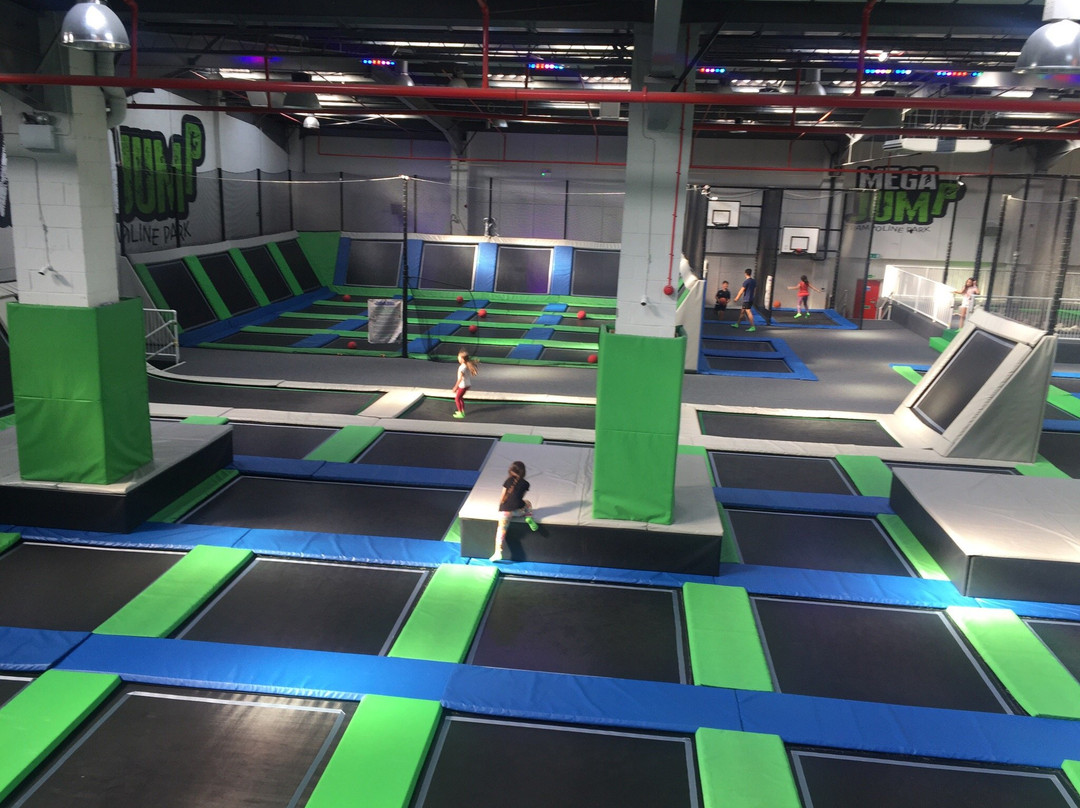MegaJump Trampoline Park景点图片
