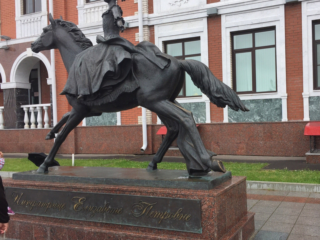 Monument to Empress of Russia Elizaveta-Yoshkar-Ola必去景点