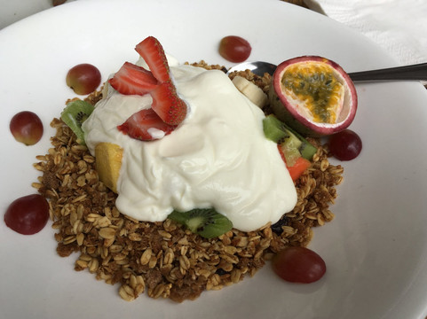 Riverside Caffe & Bistro主图