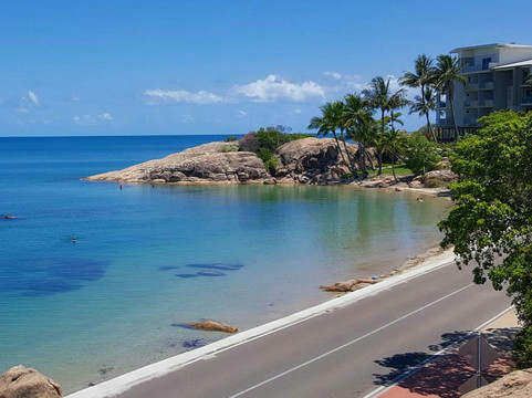 Grays Bay-博恩必去景点