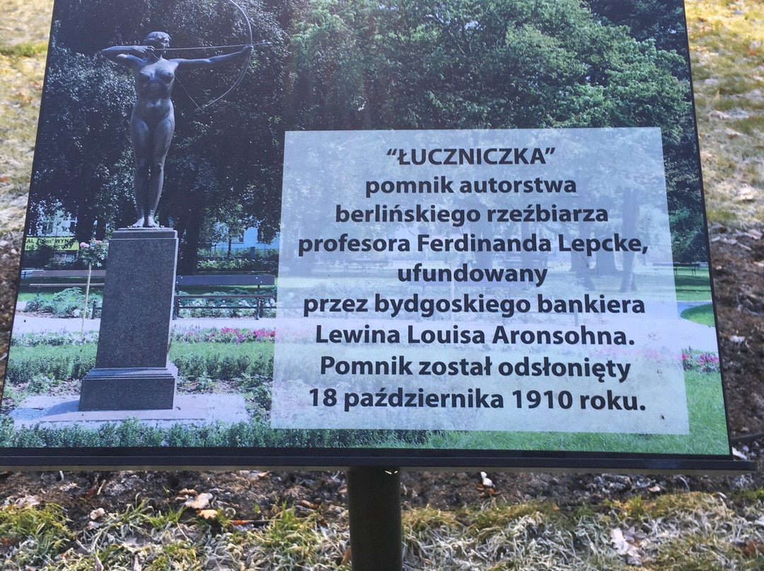 Rzeźba Łuczniczki-比得哥什必去景点