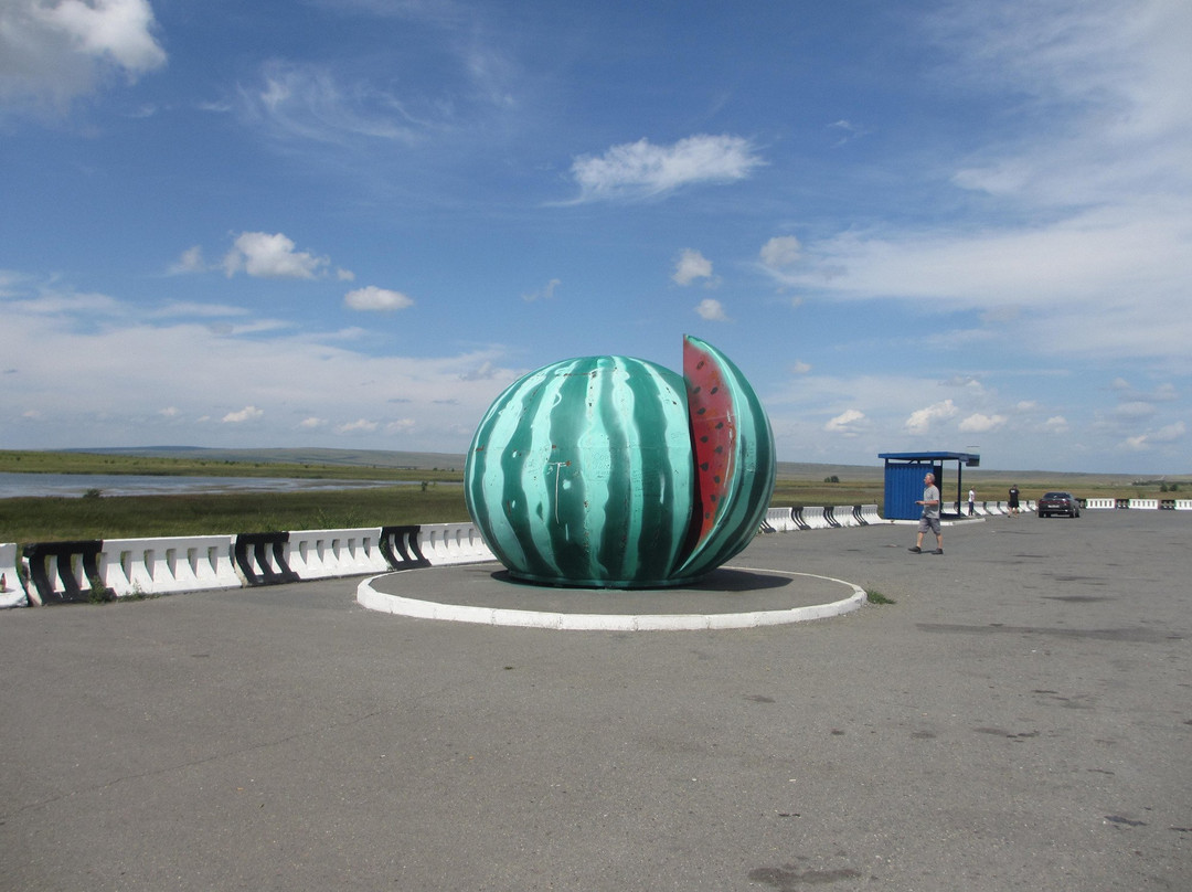 Monument to Watermelon景点图片