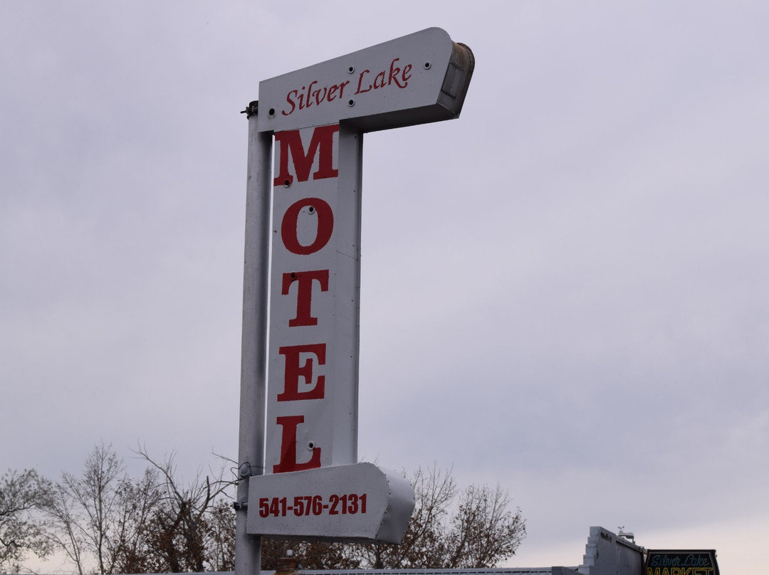 Silver Lake Mercantile & Motel主图