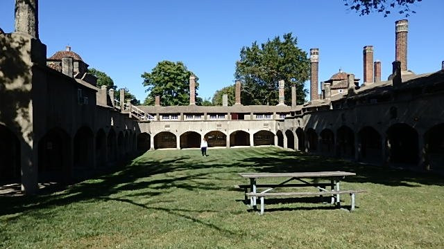 Moravian Pottery and Tile Works景点图片