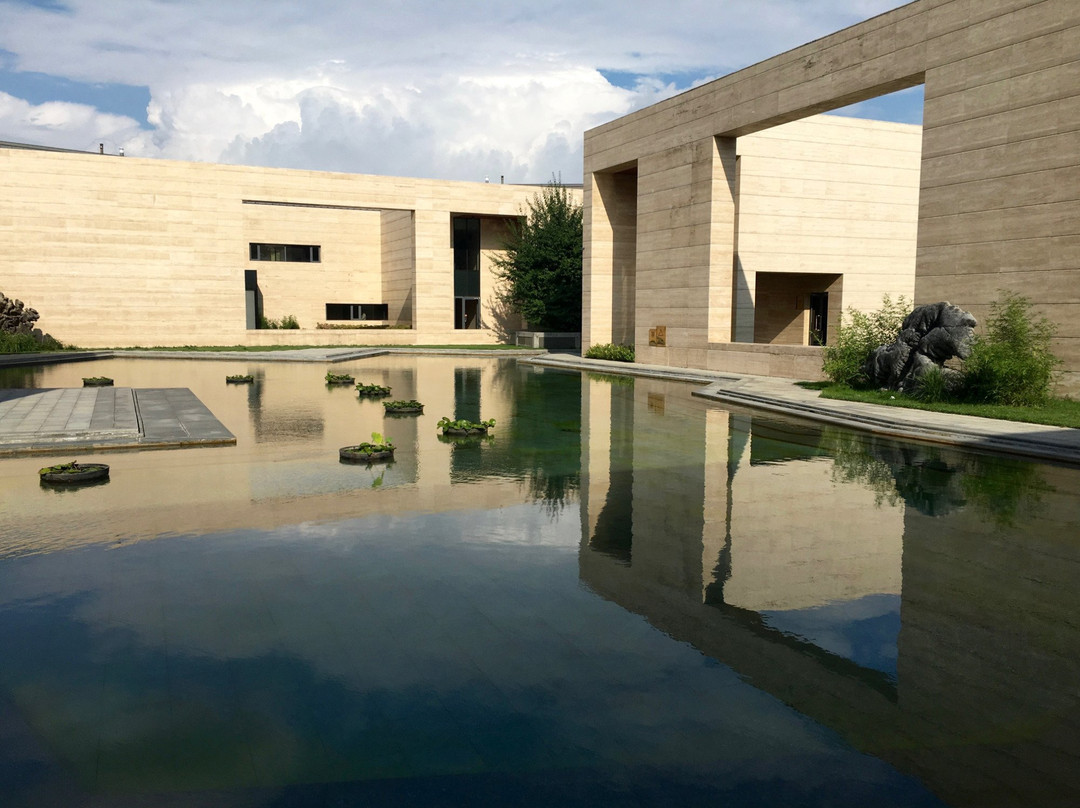 行宫大酒店主图